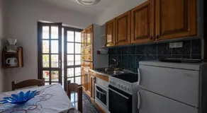 Apartment w/ spacious terrace - Image 2