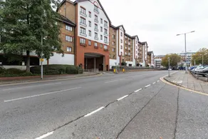 Roomspace Serviced Apartments- Regents Court - Image 3