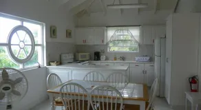 AnnJenn Apartments - Image 4