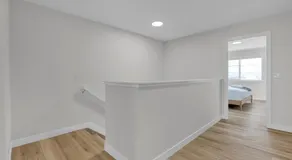 Modern Luxury Cozy Family Vacation Home - King Bed - AC - Sleeps 7 - High speed Wi-Fi - Netflix - Free Garage Parking - close to Airport and West Edmonton Mall - Image 5