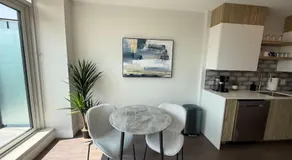 Downtown Bright & Vibrant 1 BR with huge patio - Image 5