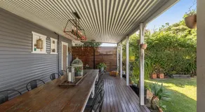 Stylish Cottage Near Hospital Precinct! - Image 4