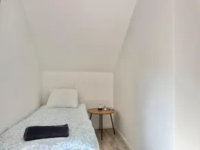6BR Villa • 3 Bath • 11 Beds • Parking - Image 3