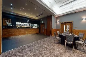 Village Hotel Chester St Davids - Image 4