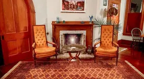Downtown Historic Victorian Charmer Sleeps 7 - Image 2