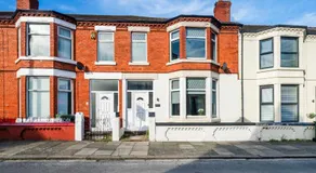 5 Bedroom House All En-Suite, Free Parking, Sleeps 10 - Image 4