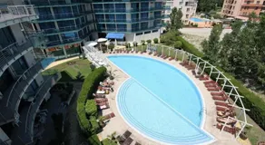 Apartment in Sunny Fort - Image 2