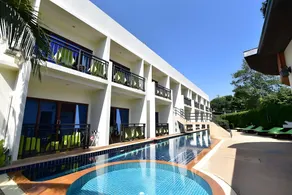 The Green Hotel - Image 2