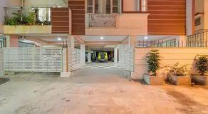 303 Woods 2BHK Lift, Koramangala 100feet road - Image 3