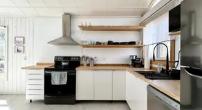 Blissful Oceanfront Cottage in Port Mouton - Image 3