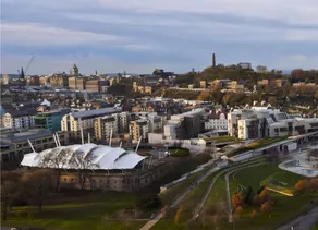 Modern & Spacious 3 Bedroom Apartment in Heart of Edinburgh - Private Car Park on Site & Stunning Vi - Image 3