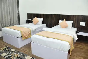 Hotel Rasika Inn - Image 2