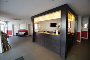 Park & Suites Village Aix-Le Rousset - Image 2