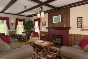 Brass Lantern Inn - Image 3