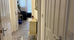 2 bed room , ensuite Flat close to Heathrow, Windsor , Langley - Image 3