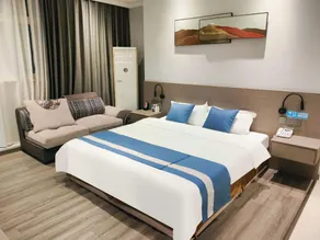 Home Inns-affiliated Huai'an Jinhu Suning Plaza Ripple Cloud Hotel - Image 2