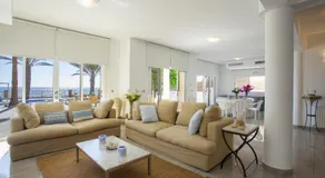 Meneou Beachfront Villa Sunset - Image 4