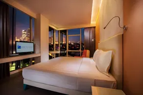 Blue Sky Hotel Petamburan - Image 2