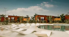 Como Laya Resort - Image 3