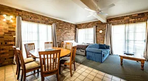 Park Beach Resort Motel - Image 3