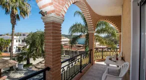 Paradise Bar Apartments - Image 3