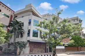 Super OYO Collection O jagadamba Junction near Beach Road - Image 4
