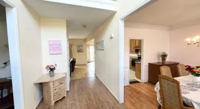 Comfortable Rooms in A Single Family House in Chapel Hill near UNC Duke RTP, with Massage Chair - Image 3