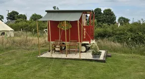 Restored circus wagon - Image 4