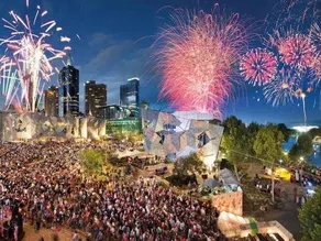 2BR Apt Next to Melbourne Central with City Views - Image 4