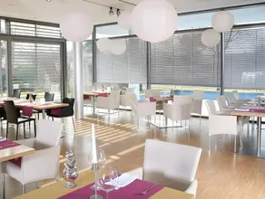 Cristall Hotel - Image 2