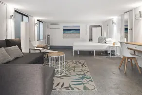 Surfie Pad 10 min walk to Beach and Dining - Image 2