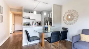 Eclectic Downtown & Cap Hill King bed & Kitchen - Image 3