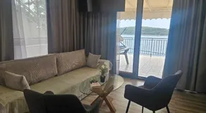 "Azzurra Apartments - Image 2