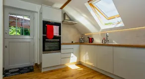 BISHOPS TAWTON SNOWDROP COTTAGE 3 Bedrooms - Image 3