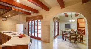 5 Bedroom Farmhouse with Private Pool & Views - Image 5