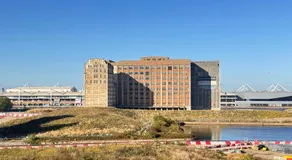 Riverside Suites and Apartments - Image 5