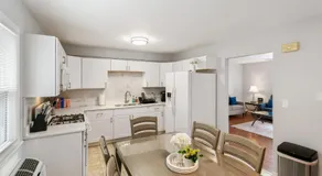 New updated Apt Half A Mile to Downtown Libertyville - Image 3