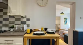 2 bed Elegant Flat in Stansted with parking - Image 5