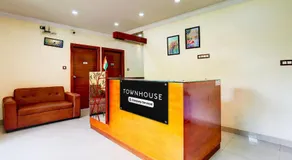 Townhouse MG Road Near Commercial Street - Image 3