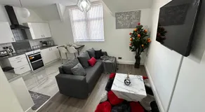 2 bedroom flat close to Manchester City, Manchester City stadium and Coop Arena - Image 5