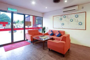 OYO 426 Hotel Aman - Image 4