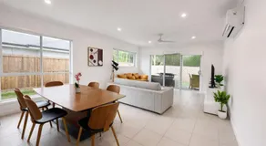 Modern 4-Bedroom Family Home in Park Ridge - Parking Included - Image 4