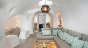 AQUA SERENITY LUXURY SUITES SANTORINI - Image 3