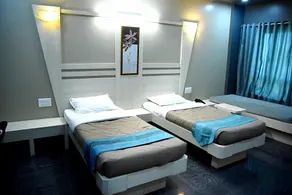 Lotus Hotel - Image 2