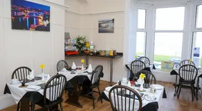 Riviera Guesthouse - Image 3