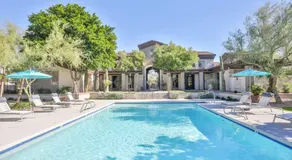 Kota 2027 Cozy 2BR l 2BA Apartment - Pool - Gym - Free Parking - Image 2