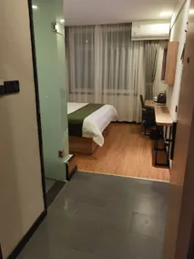 Green Tree Inn Express Jinan Huaiyin District Jingshi Road Children's Hospital - Image 5