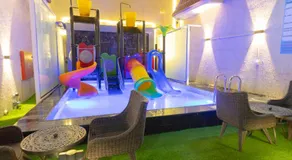 شاليهات المخمل لبيوت العطلات Velvet Holiday Chalets - Image 4