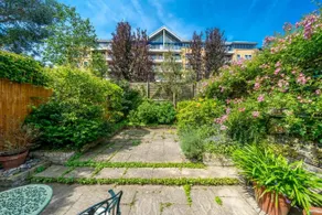 Elegant 5-bed house near Battersea Park - Image 4