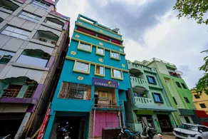 OYO Flagship Golden Leaf - Image 2